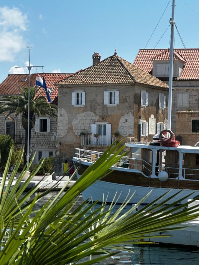 Castel Nonna Franka Apartment Sutivan Exterior photo