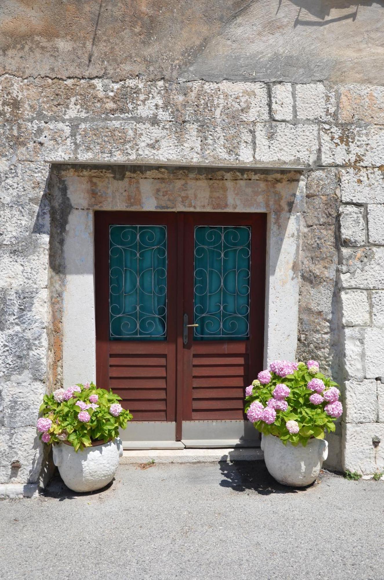 Castel Nonna Franka Apartment Sutivan Exterior photo