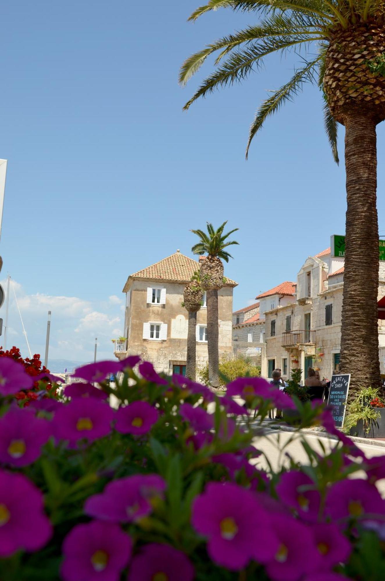 Castel Nonna Franka Apartment Sutivan Exterior photo