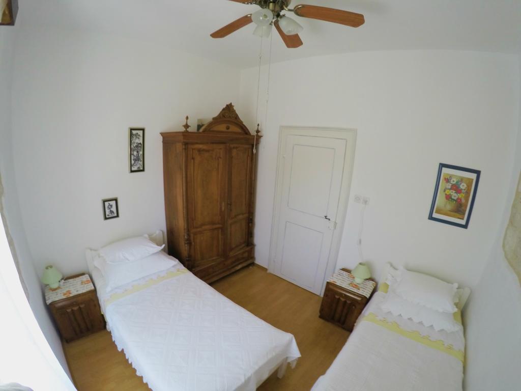 Castel Nonna Franka Apartment Sutivan Exterior photo